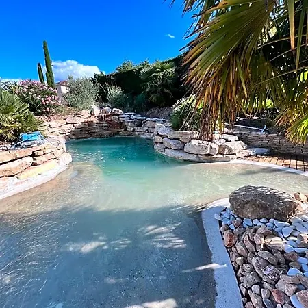 Chapulay Bed & Breakfast 3*